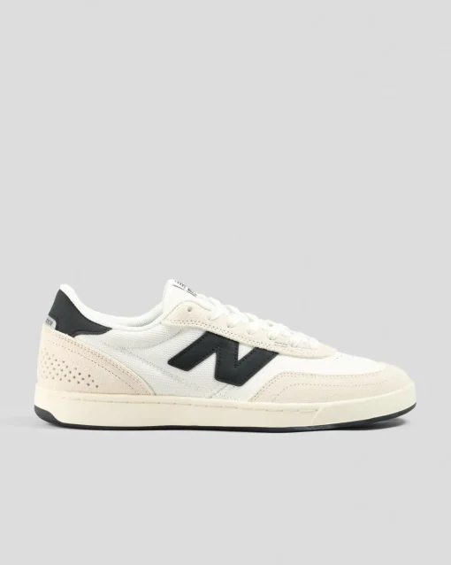 440 V2 Shoes