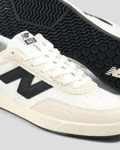 440 V2 Shoes