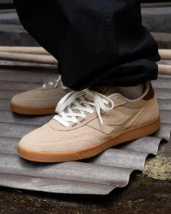 440 V2 Shoes
