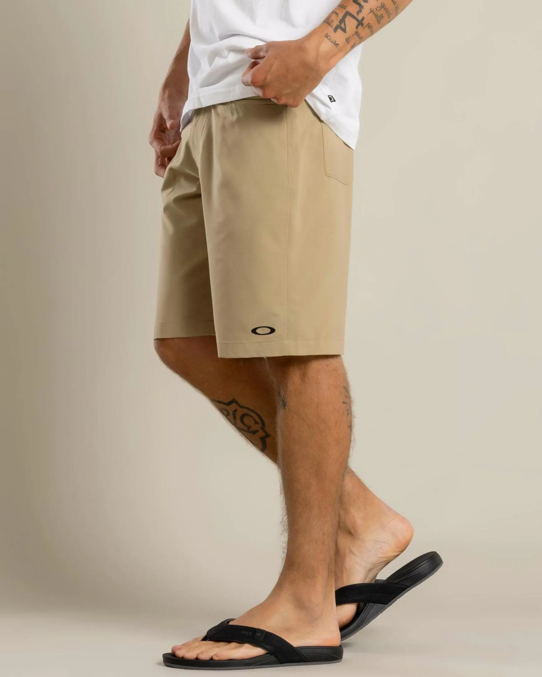 Baseline 21" Hybrid Walkshort