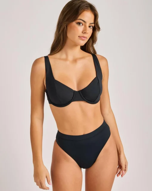 Beach Classics Underwire D Cup Bikini Top