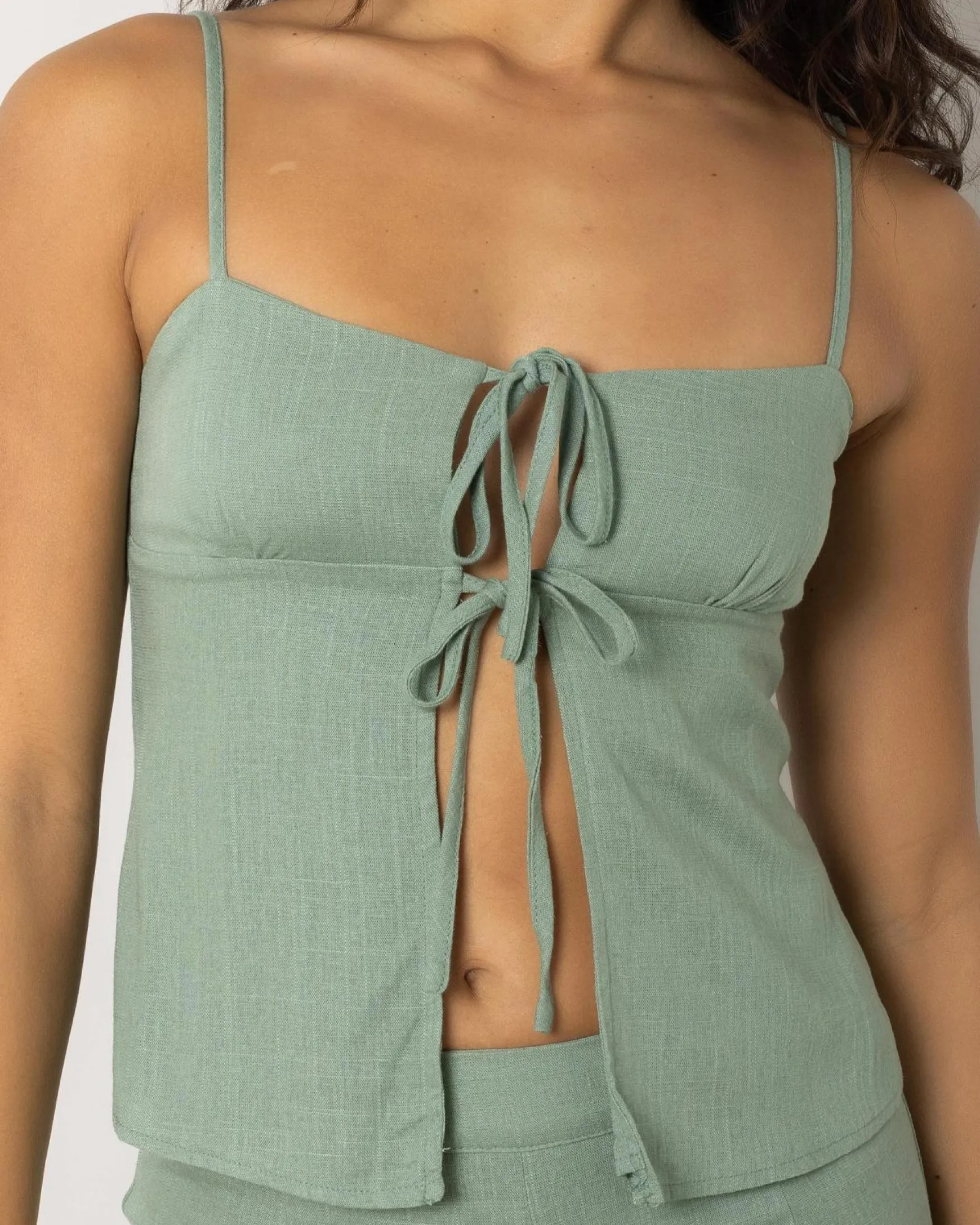 Brighton Hawaii Tie Top