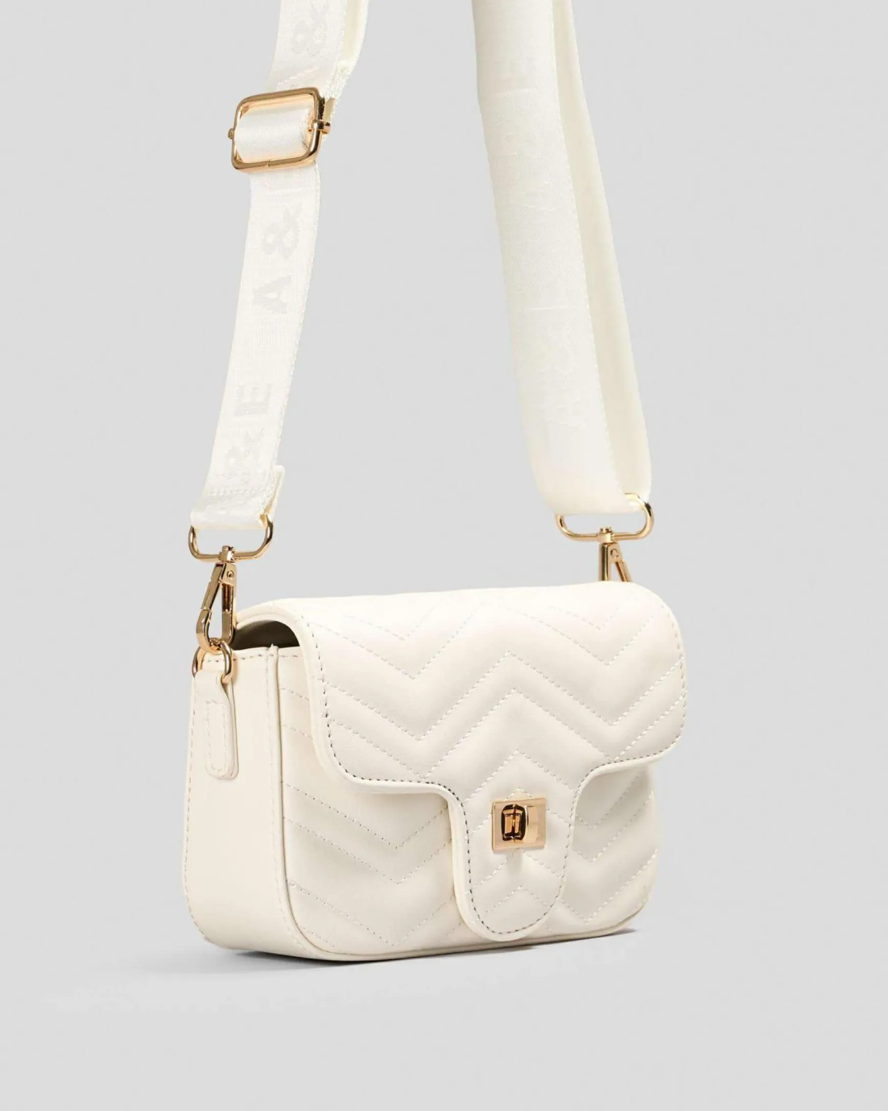 Cely Cross Body Bag