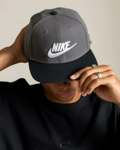 Dri-FIT Pro Futura Snapback Cap