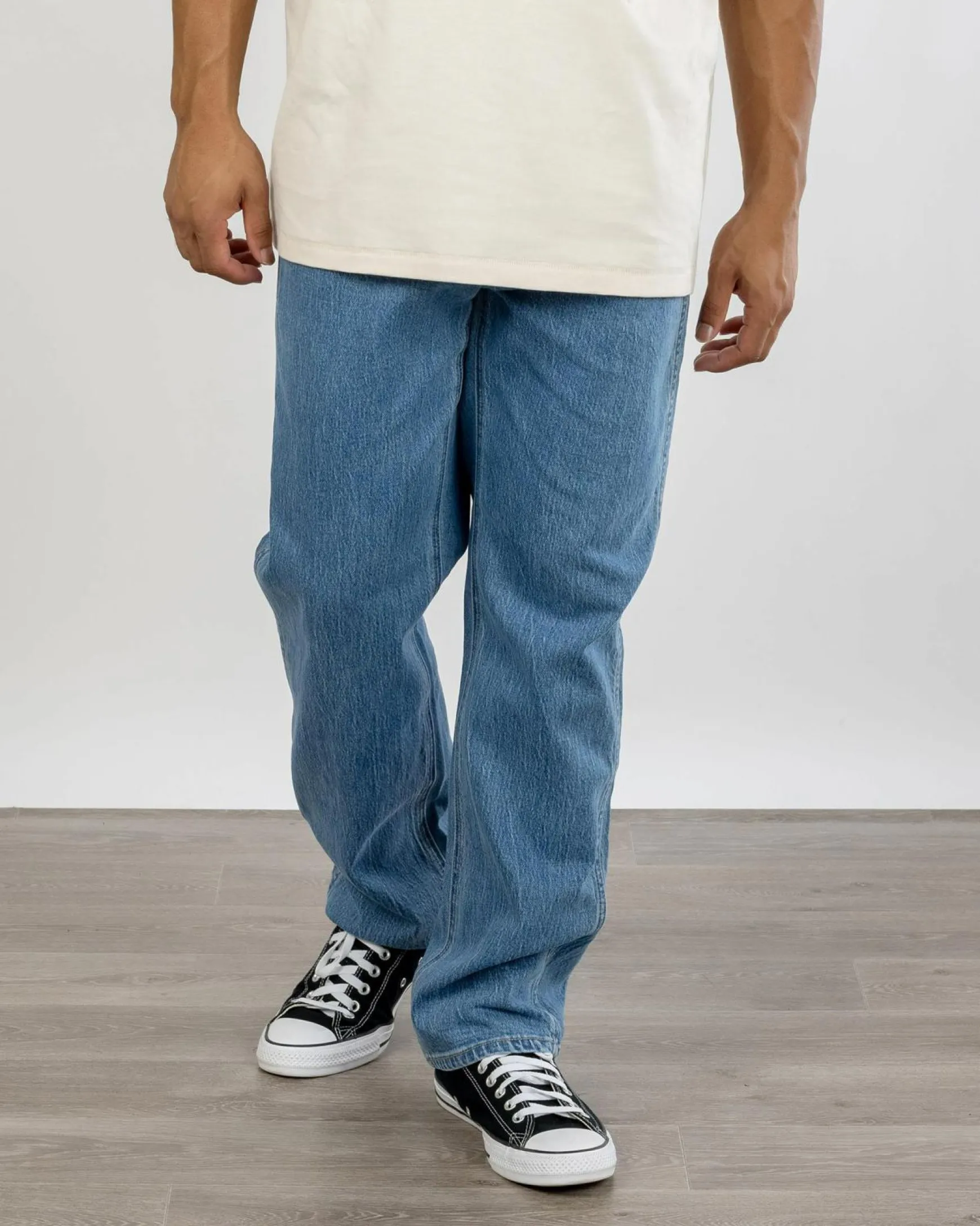 Easy Straight Jeans