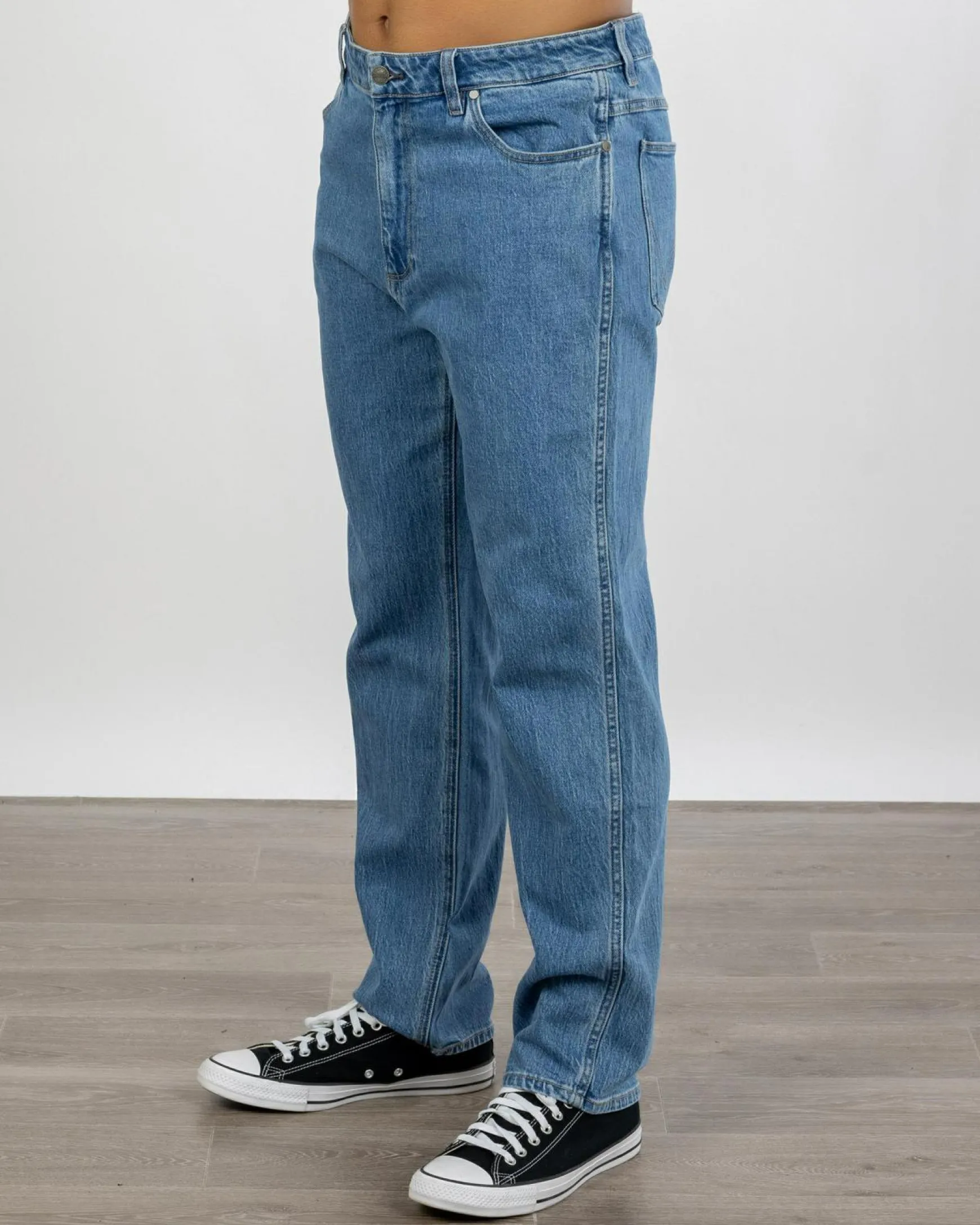 Easy Straight Jeans