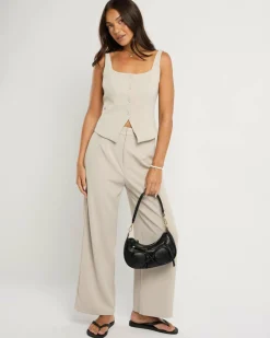 Elle Vest