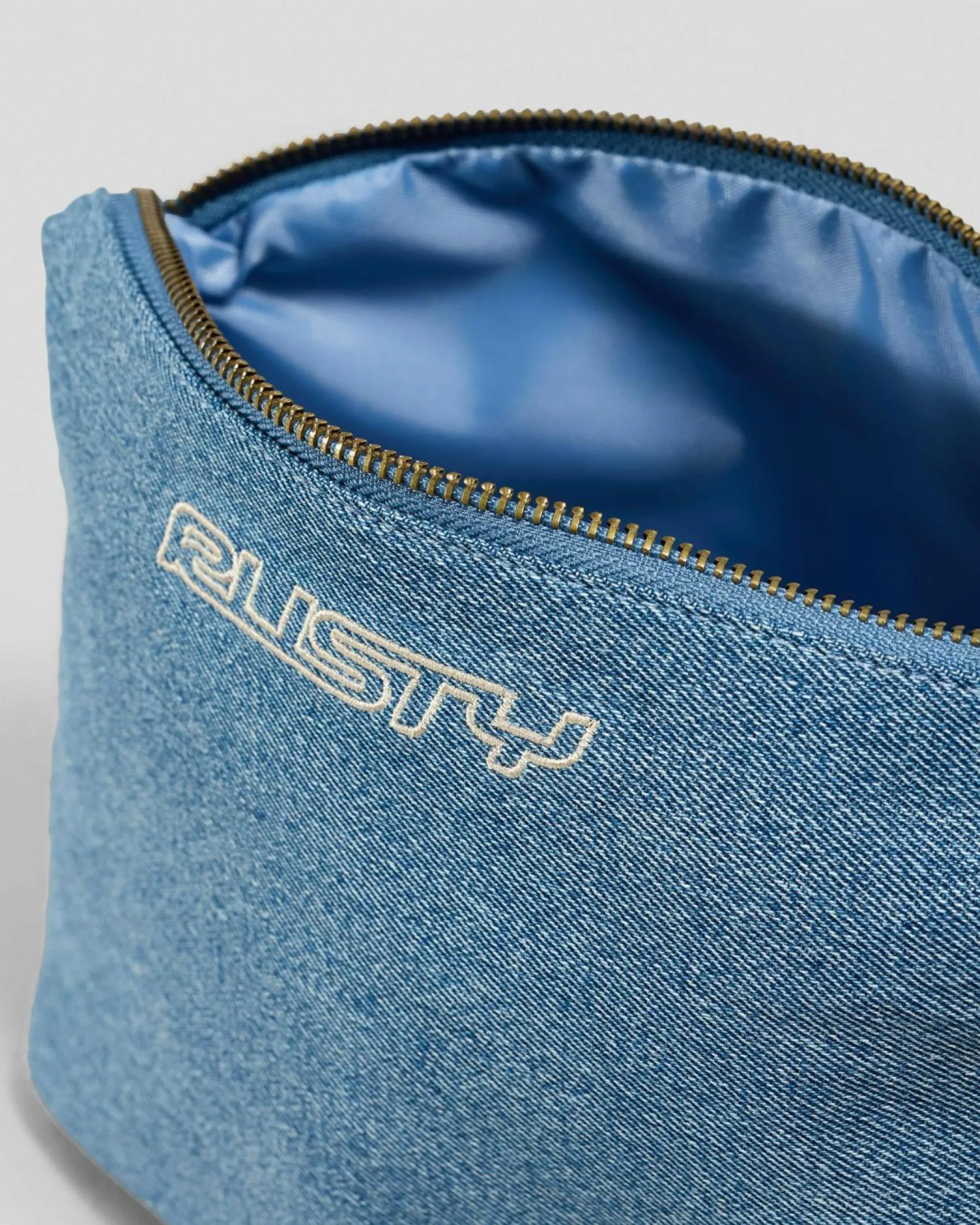 Essentials II Makeup Case