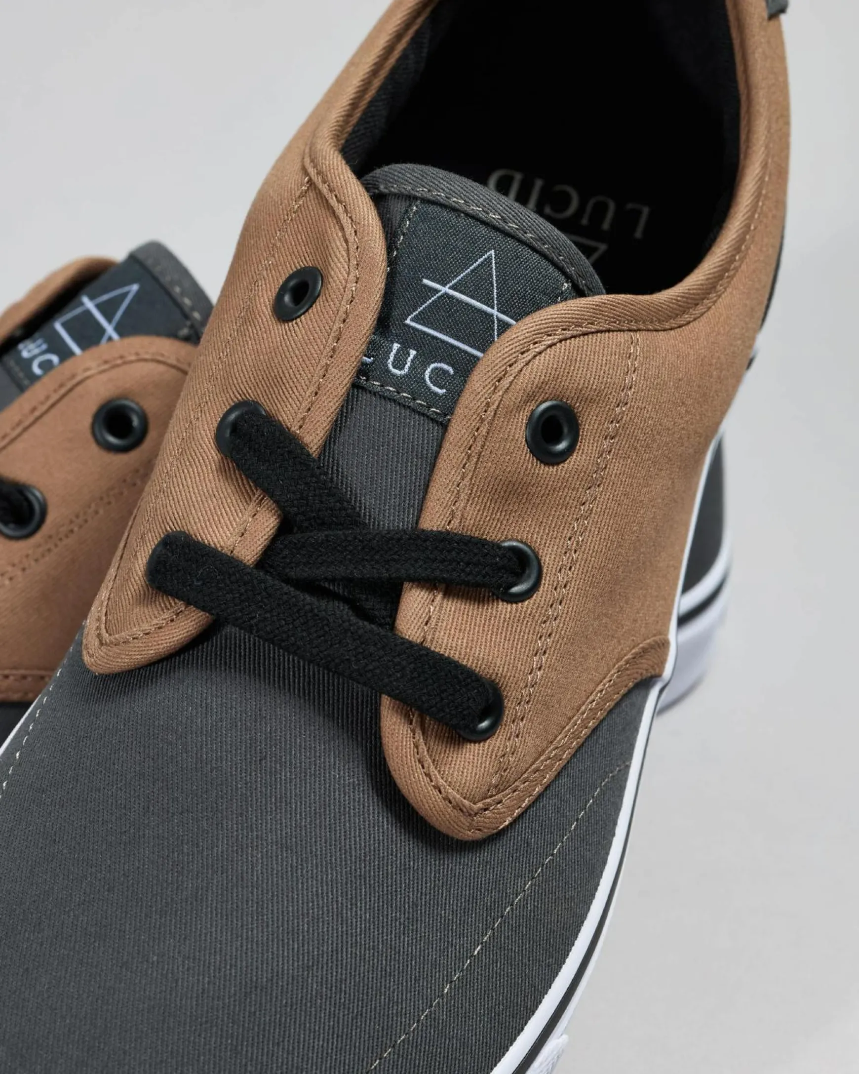 Geomet Shoes