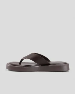 Kai Thong Sandals