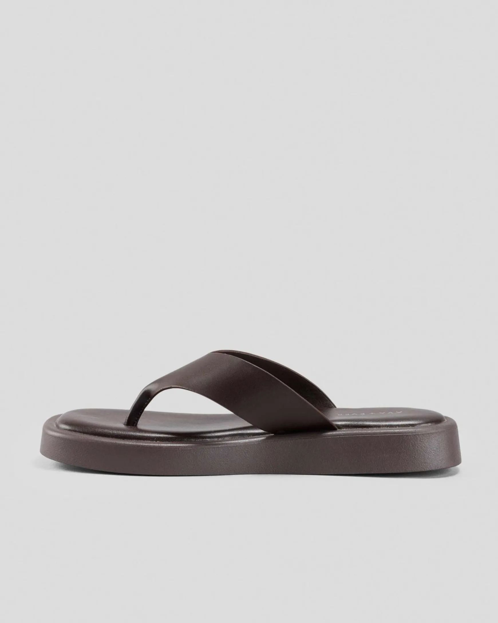 Kai Thong Sandals