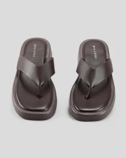 Kai Thong Sandals