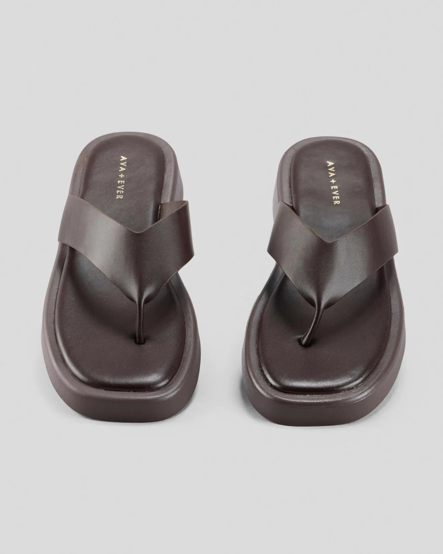 Kai Thong Sandals