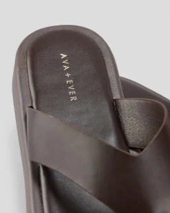 Kai Thong Sandals