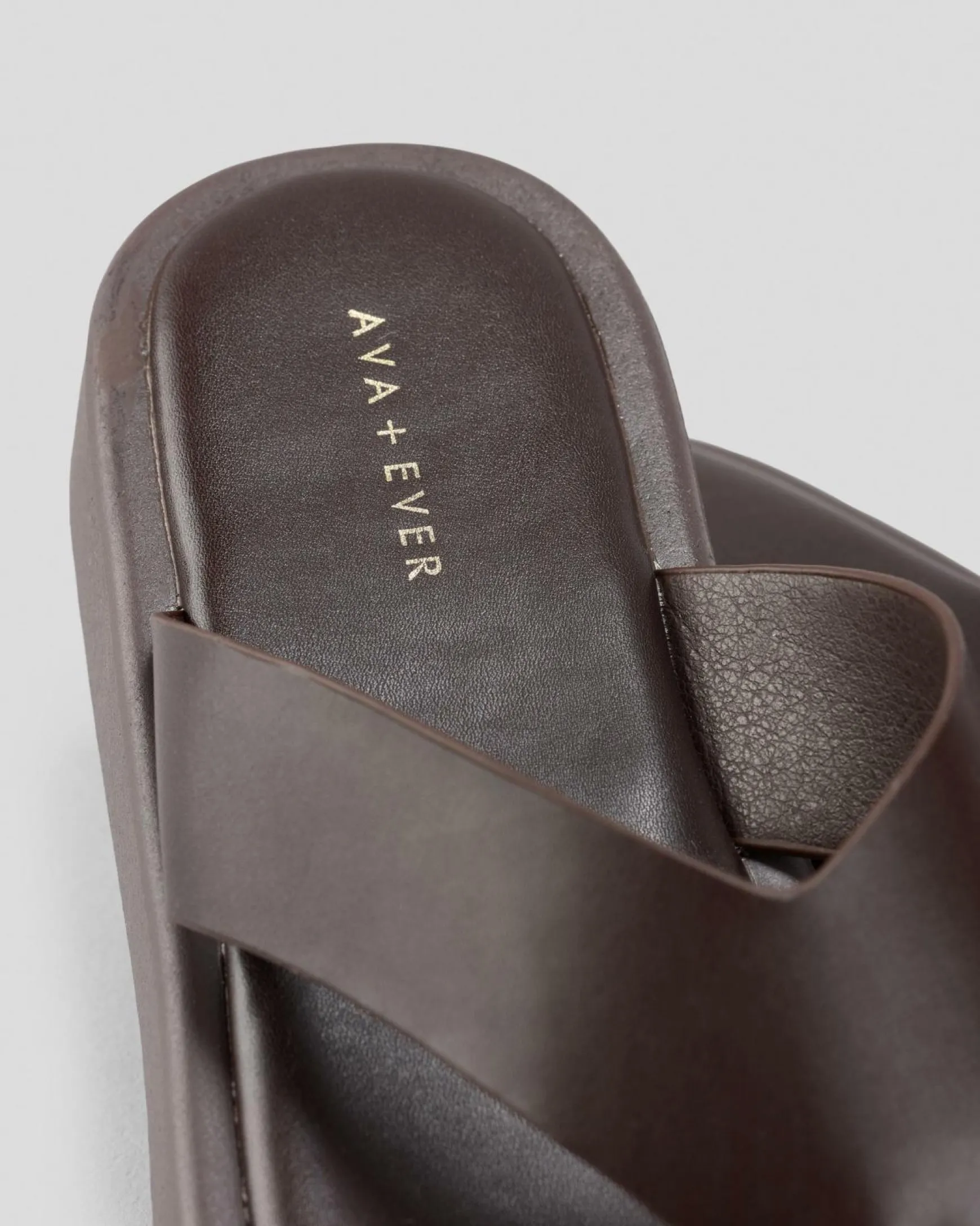 Kai Thong Sandals