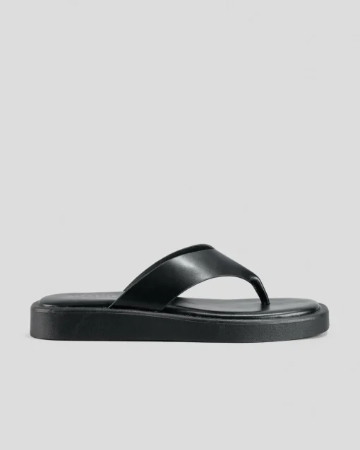 Kai Thong Sandals