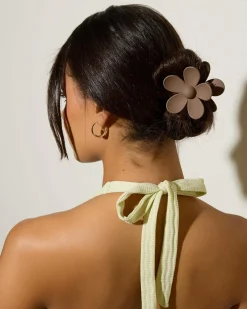 Kay Flower Hair Claw Clip