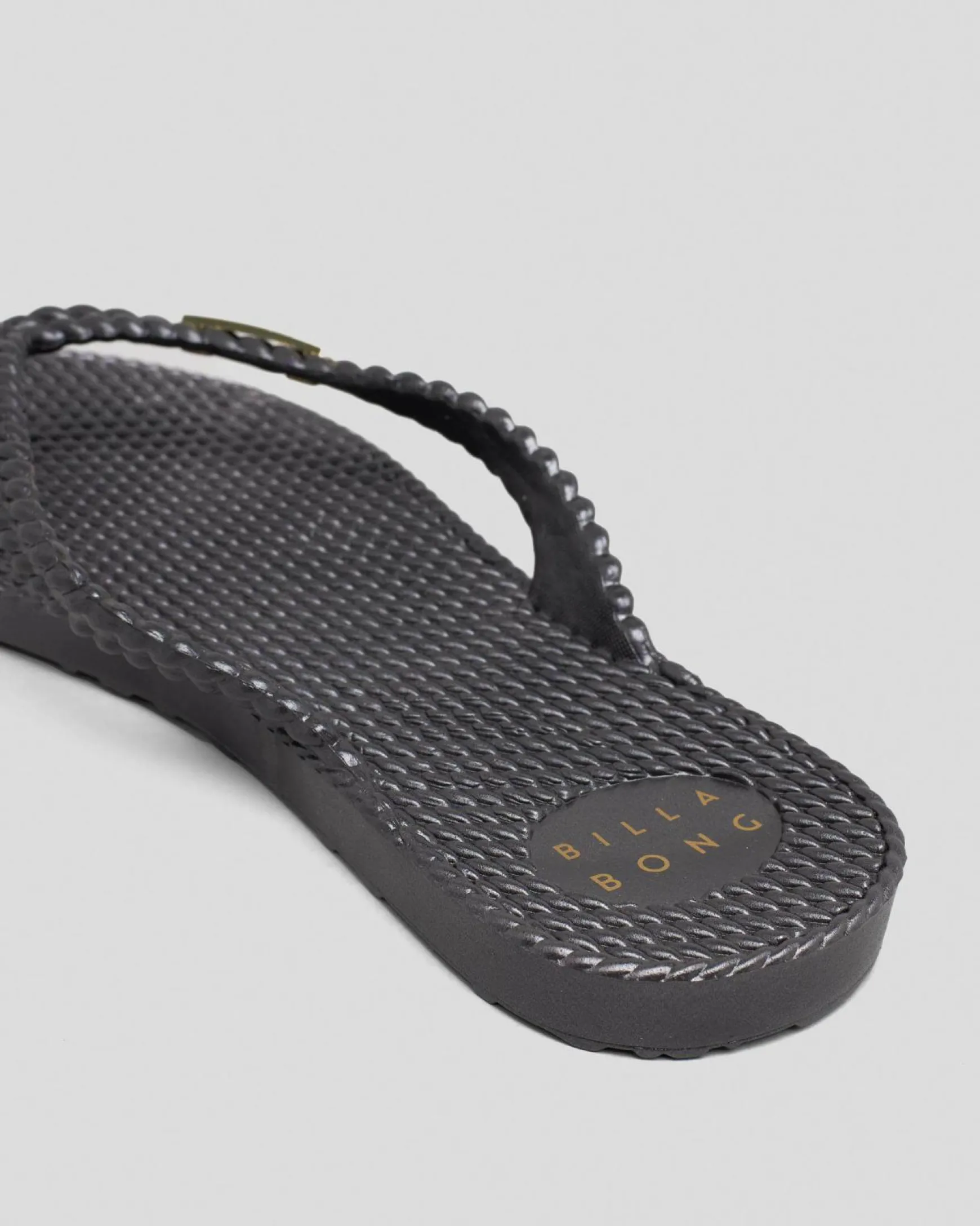 Kick Back Metallic Thongs