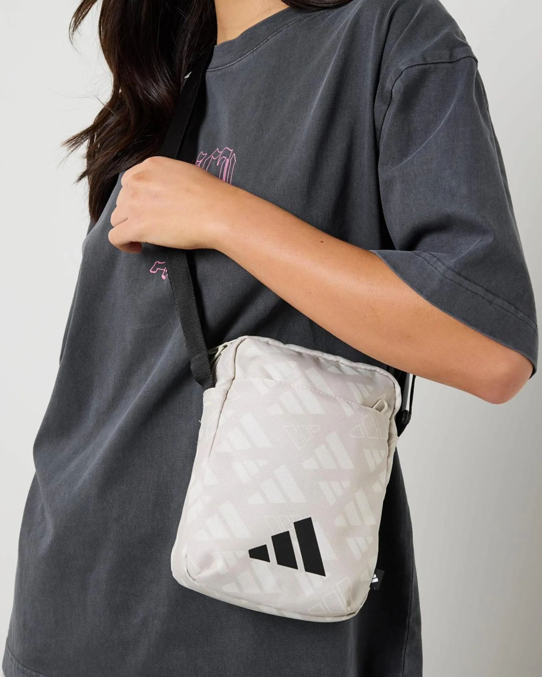 Linear Organizer Mono Messenger Bag