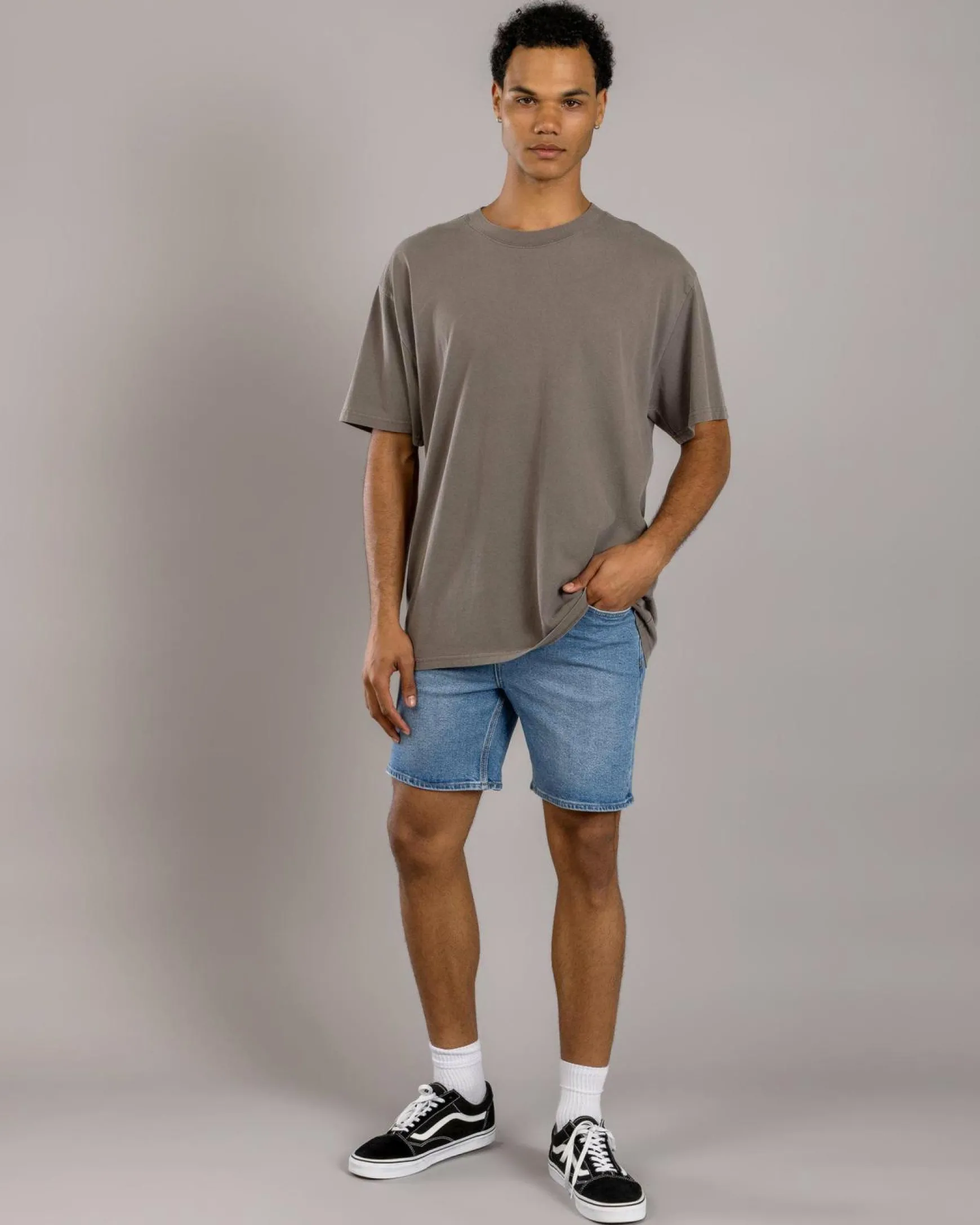 L-Two Slim Fit Shorts