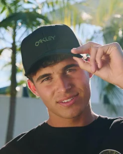 Metallic Cap