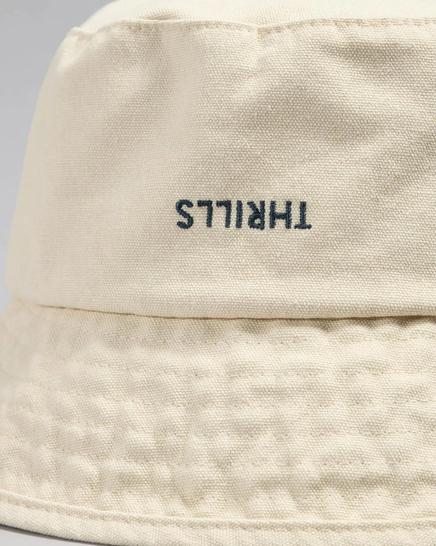 Minimal Bucket Hat