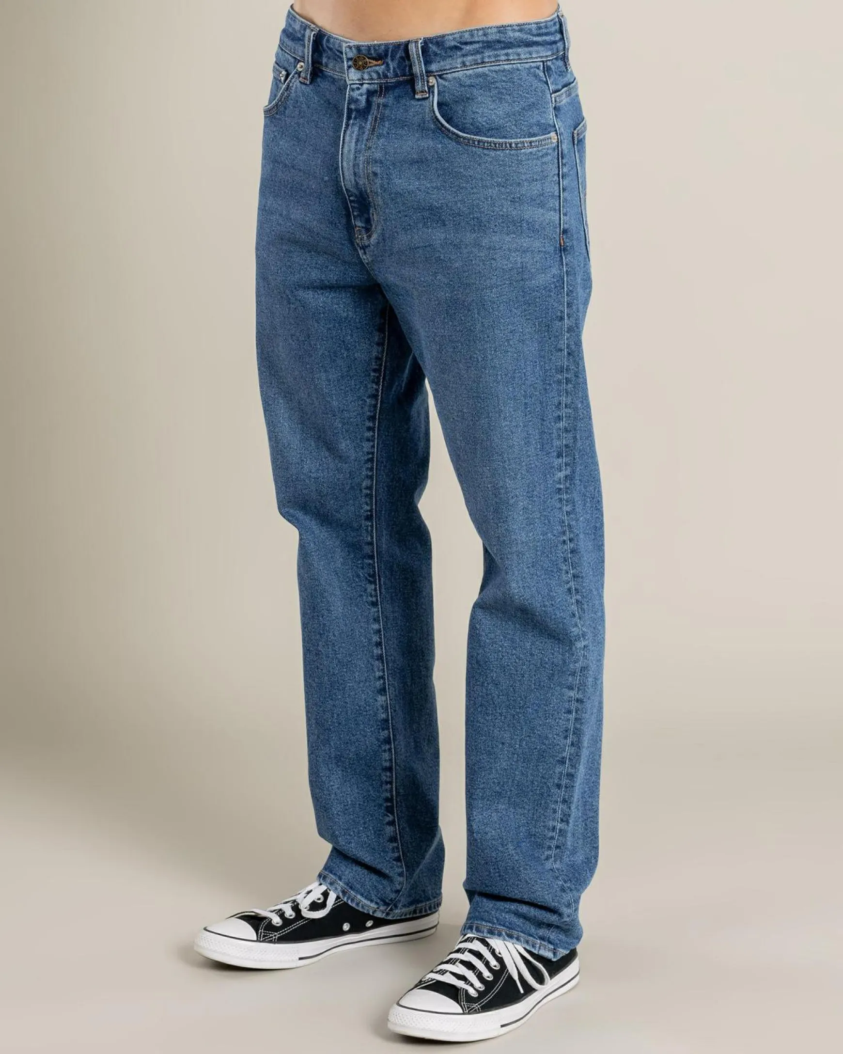R4 Comfort Straight Jeans