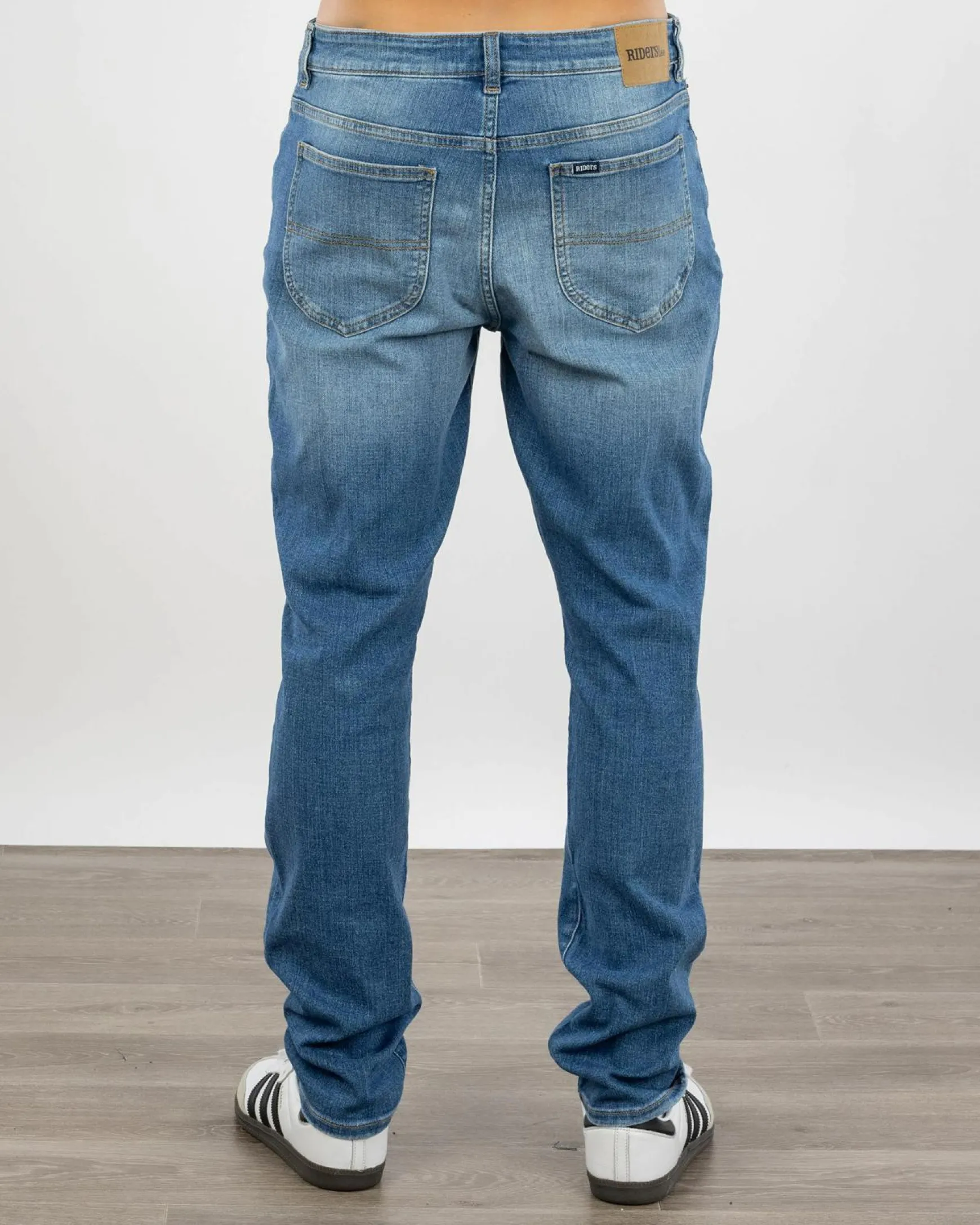 R2 Slim Jeans