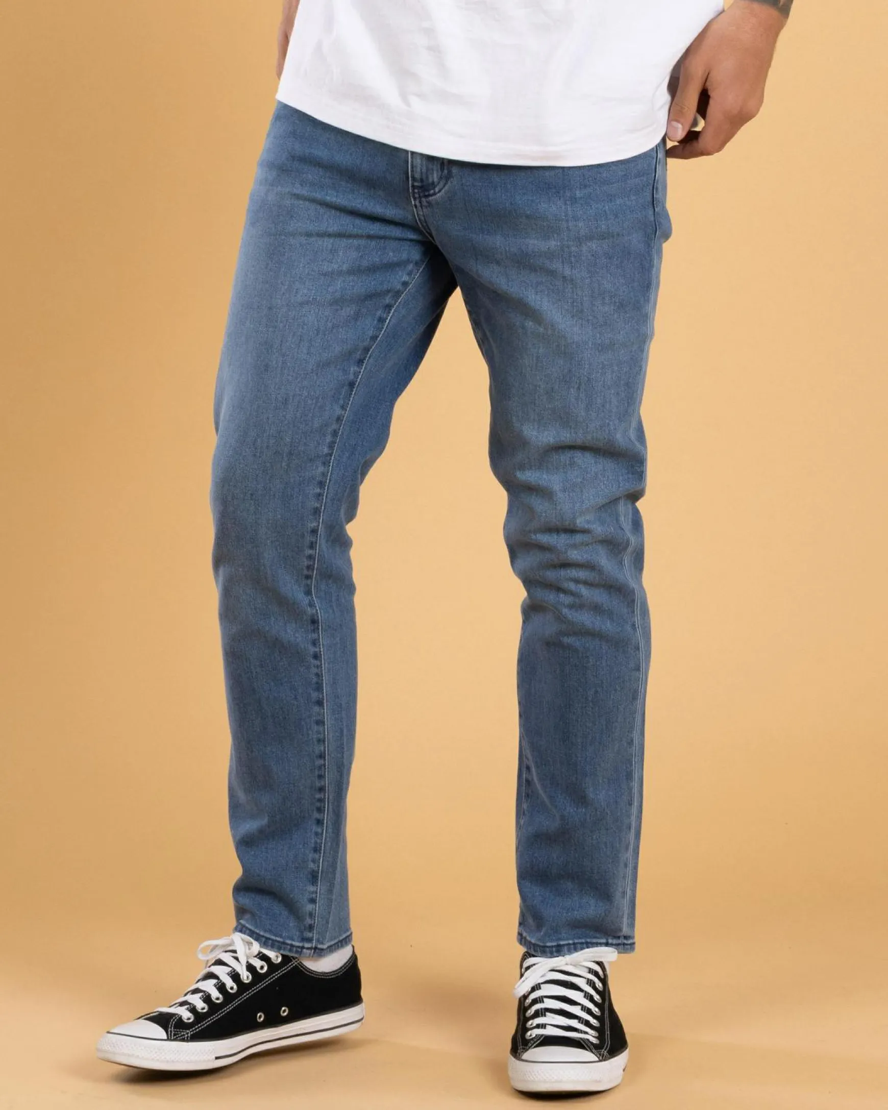 R4 Taper Jeans