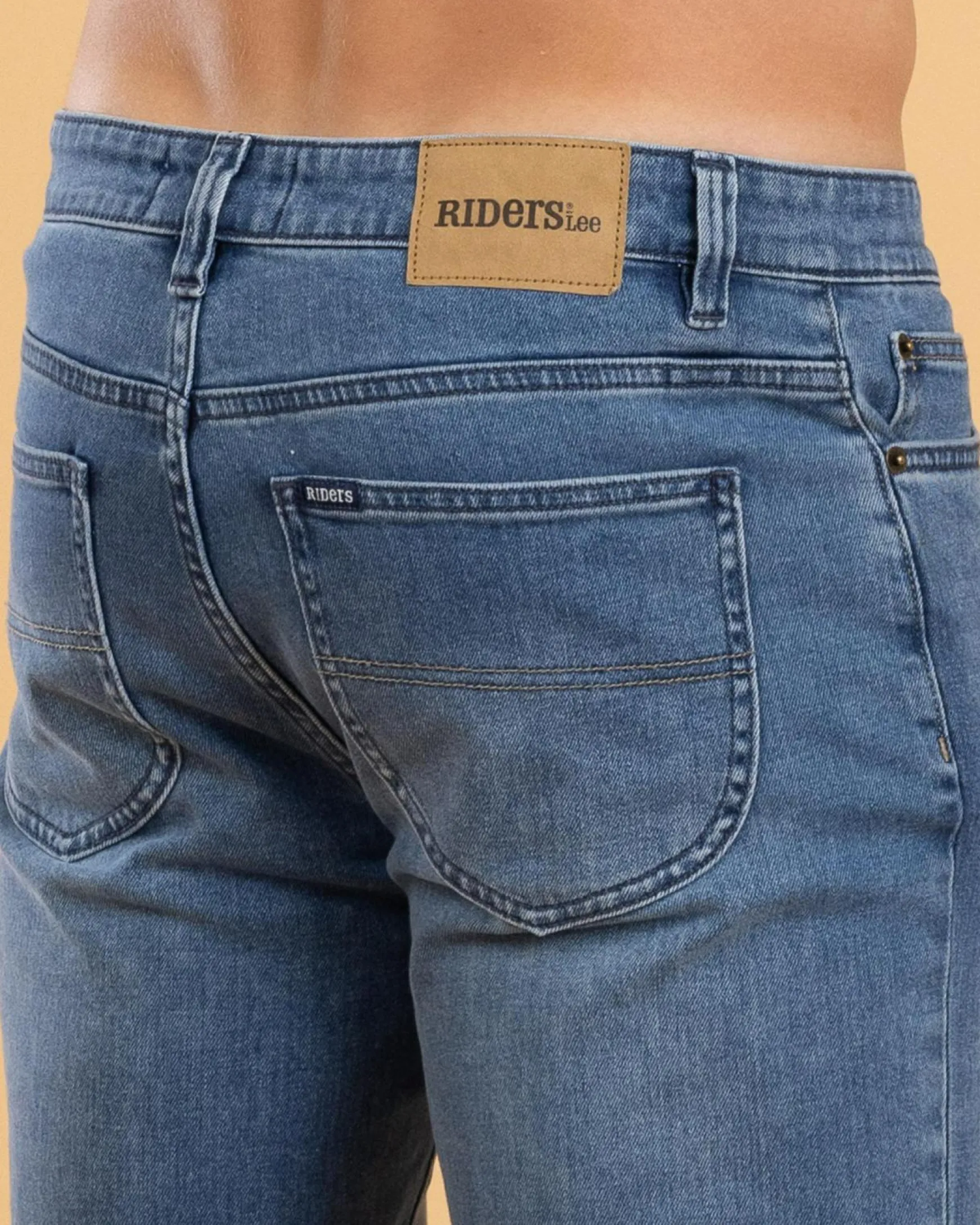R4 Taper Jeans