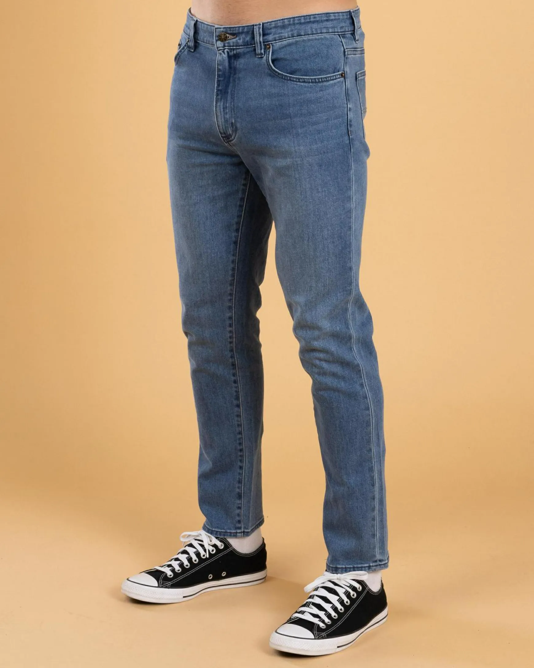 R4 Taper Jeans