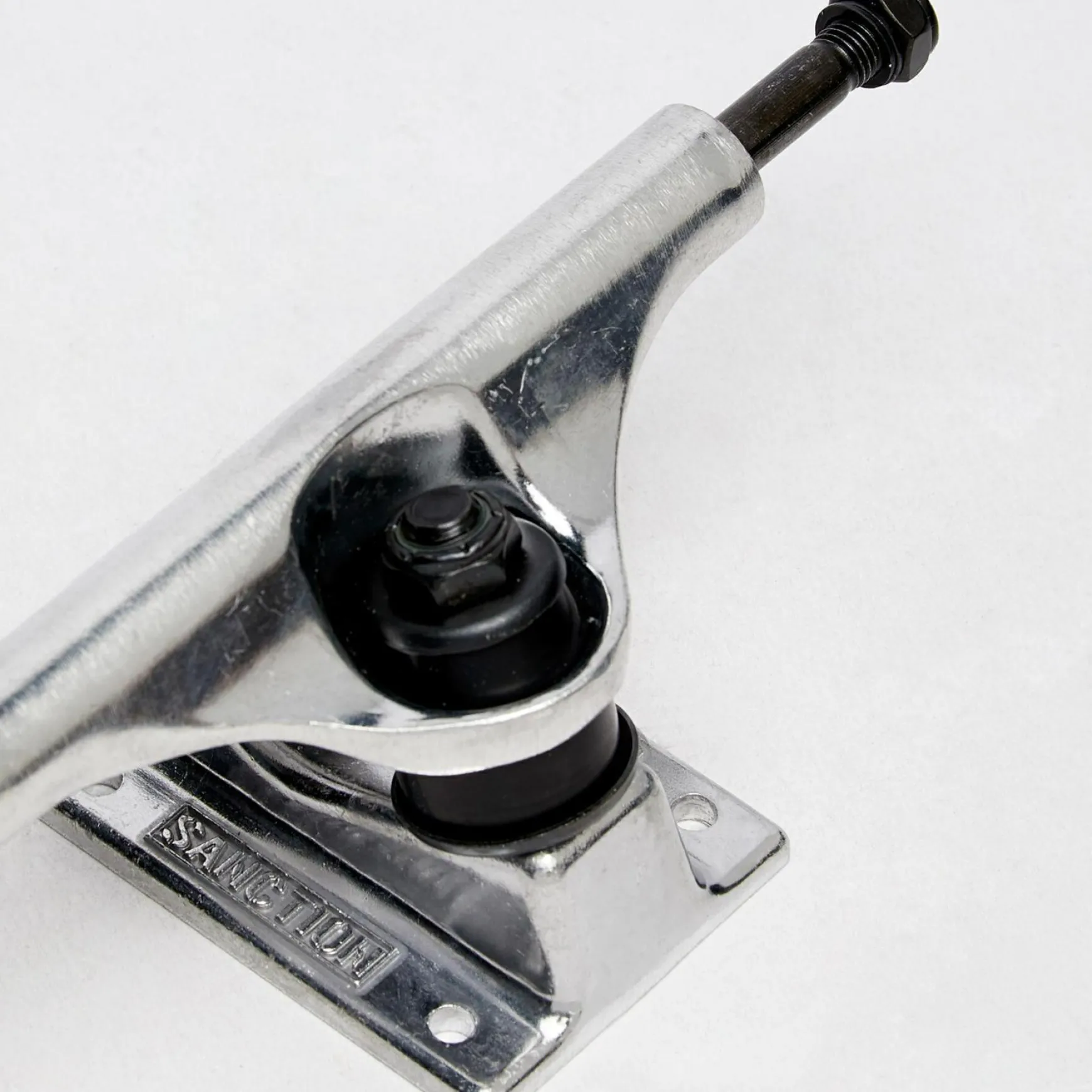 Raw Skateboard Truck