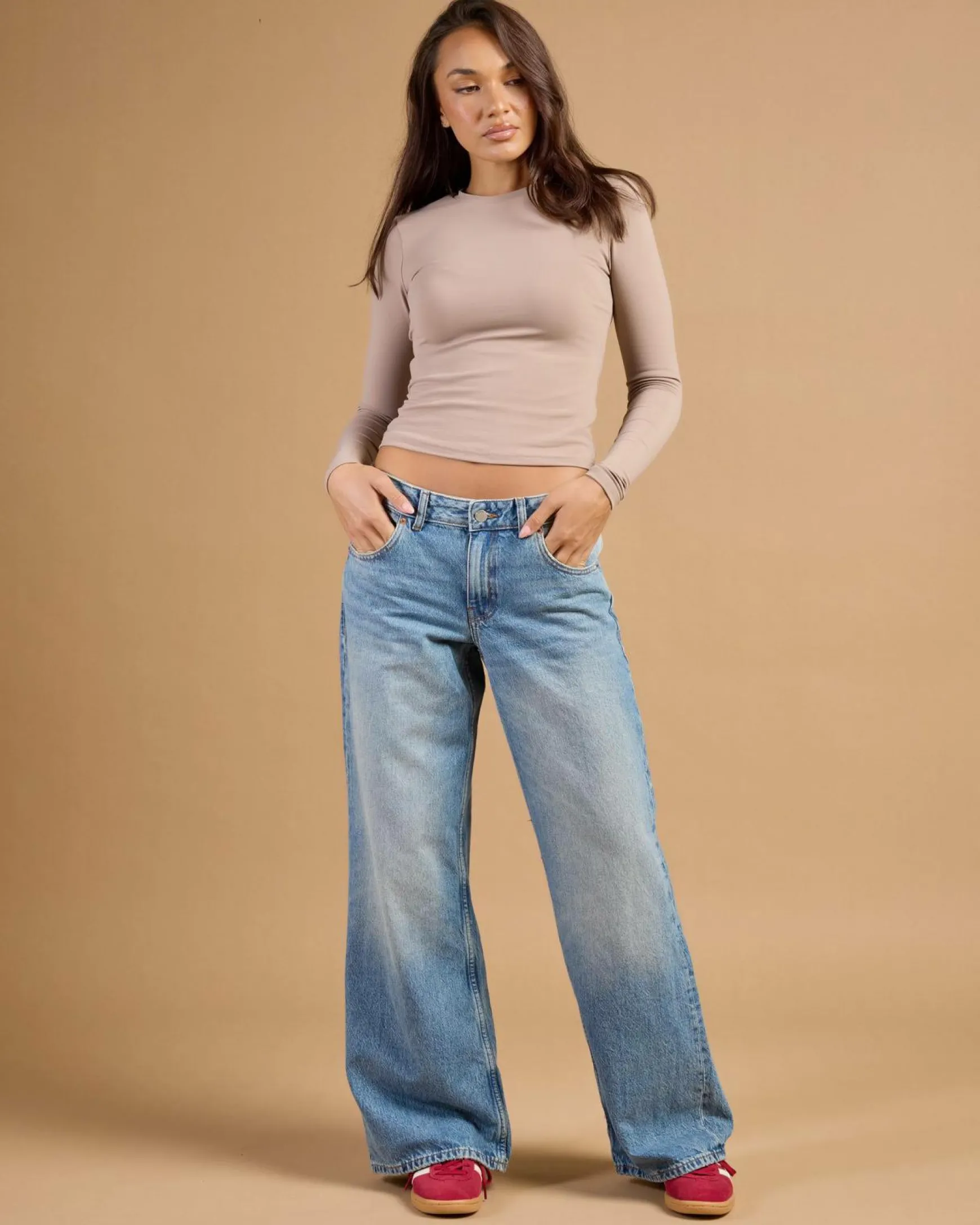 Rhue Low Wide Jeans