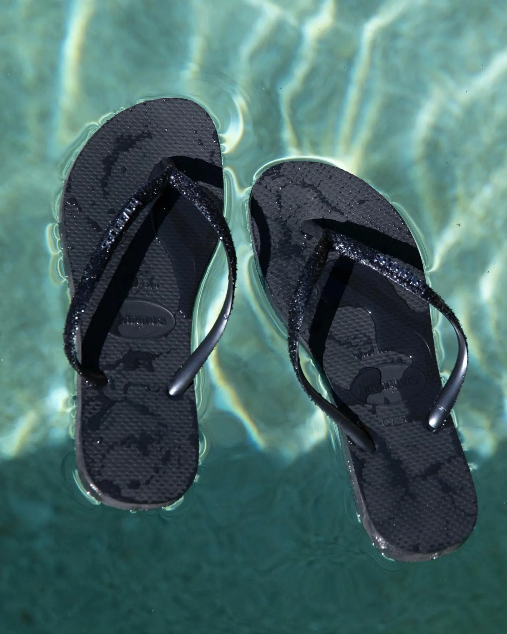 Slim Metal Logo Glitter II Thongs