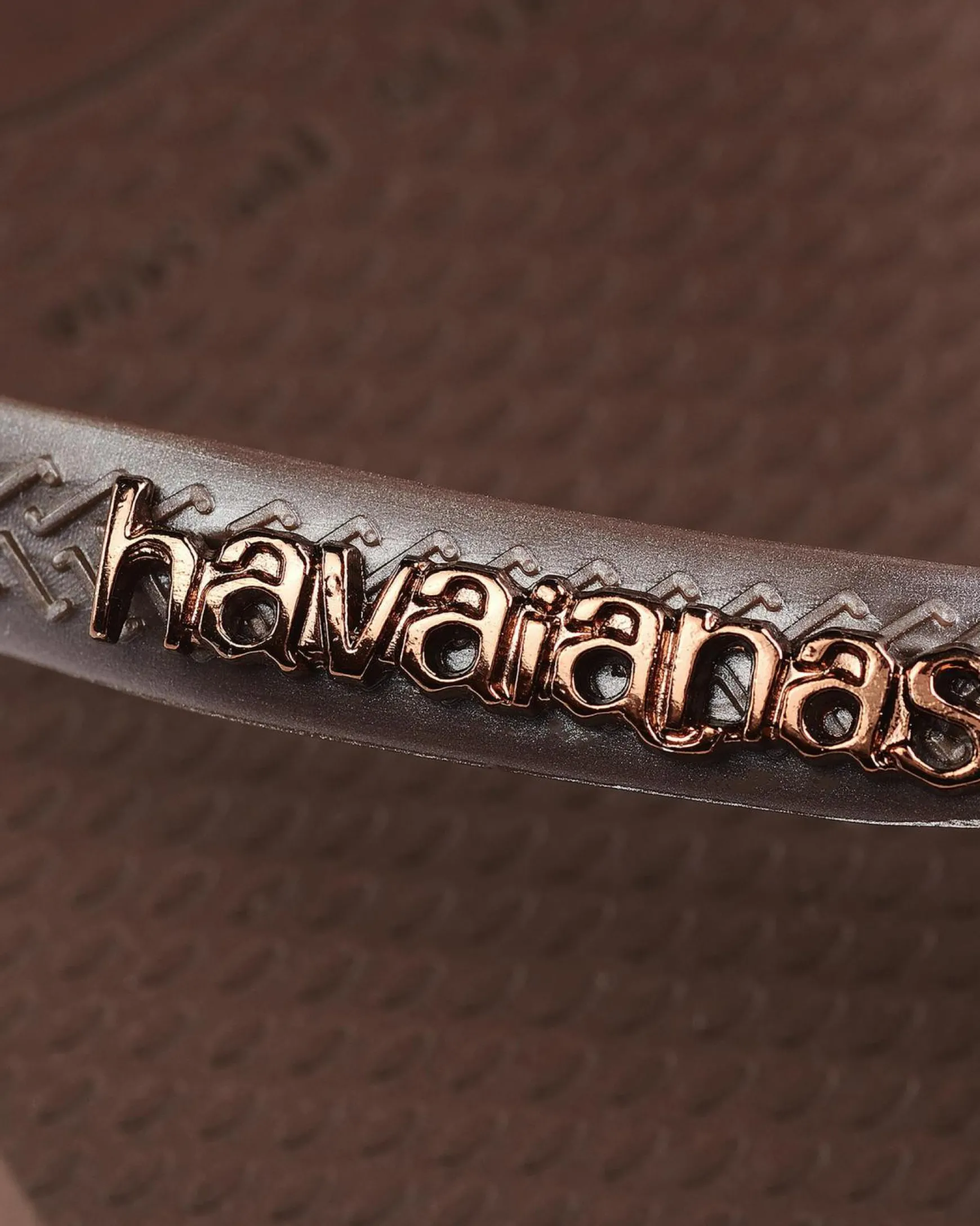 Slim Metal Logo Thongs