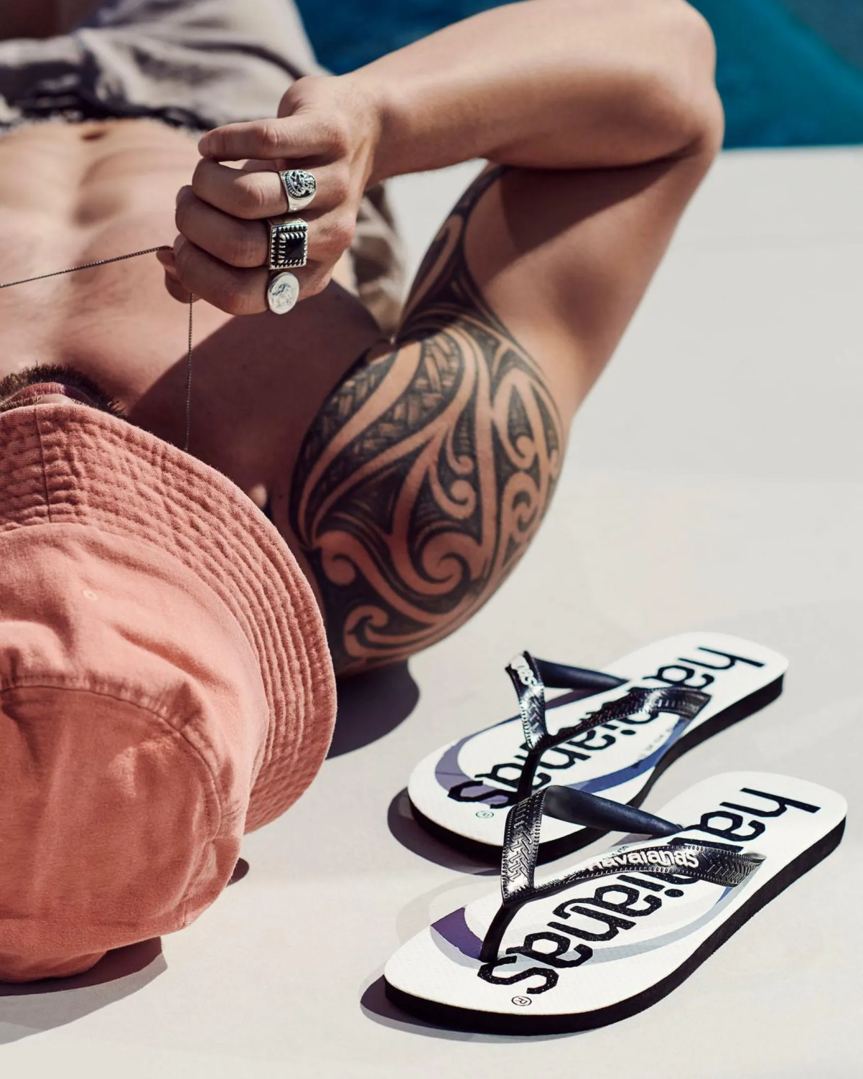 Top Logo Mania Thongs