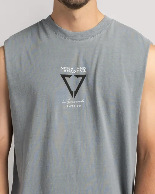 Warping Relaxed Muscle Tank