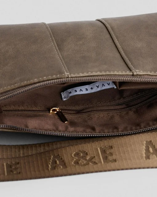 Willow Hand Bag